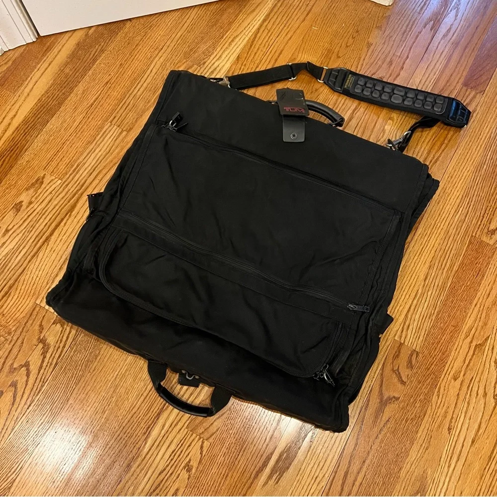 Vintage Tumi Foldable Garment Travel Bag Black Crossbody Strap